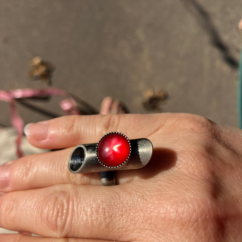 Macaroni Shaped Faux Ruby Star Stone With Brushed Silvertone Adjustable Ring